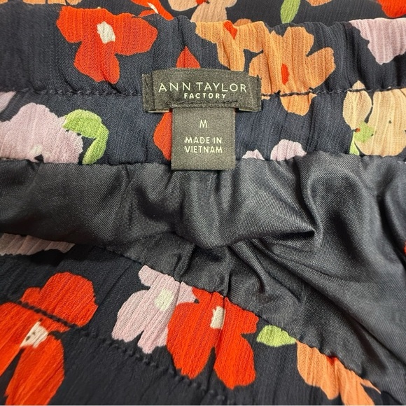 Ann Taylor Floral Print Midi Flowy Skirt Size M - Picture 3 of 3